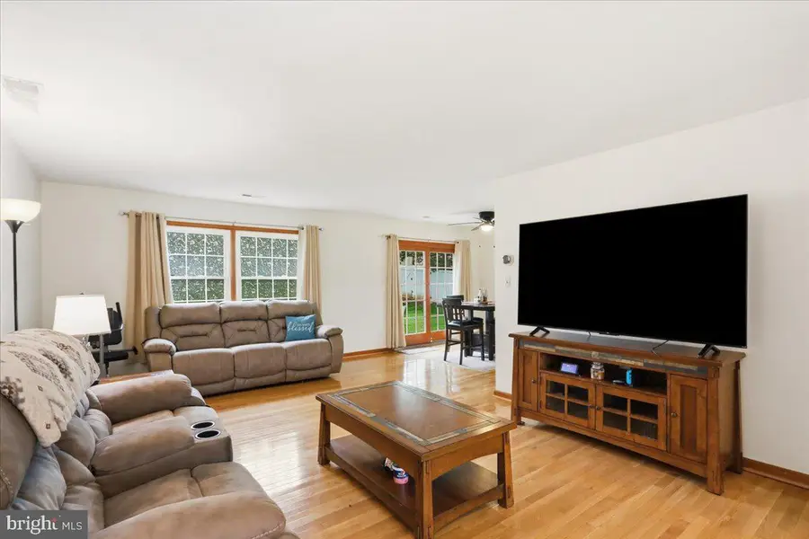 985 S Marshall St, Front Royal, VA 22630 - #3