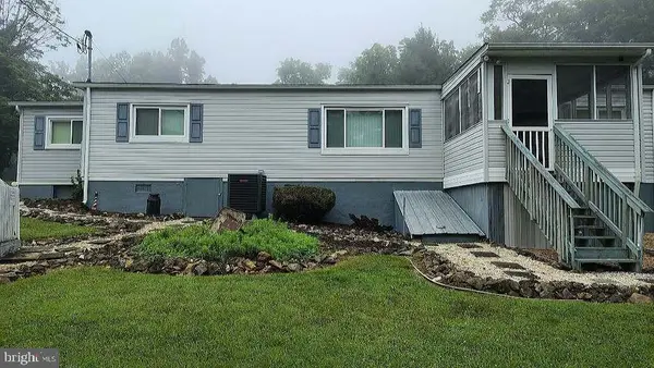 1233 Summit Point Dr, FRONT ROYAL, VA 22630