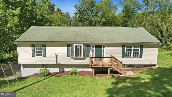 54 Memory Ln, LINDEN, VA 22642