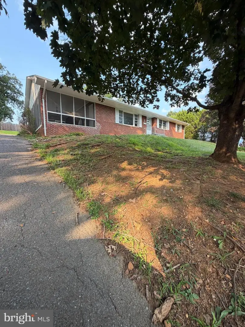 315 W Main St, Front Royal, VA 22630 - #1