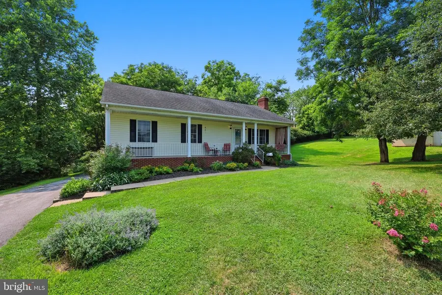 573 Lewis St, Front Royal, VA 22630 - #3