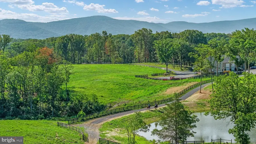 359 Ridgeway Rd, Front Royal, VA 22630 - #2