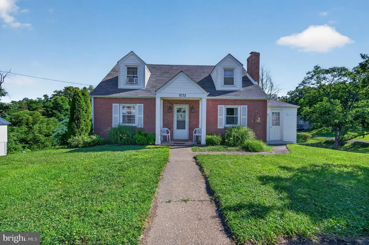 1232 Strasburg Rd, Front Royal, VA 22630 - #1