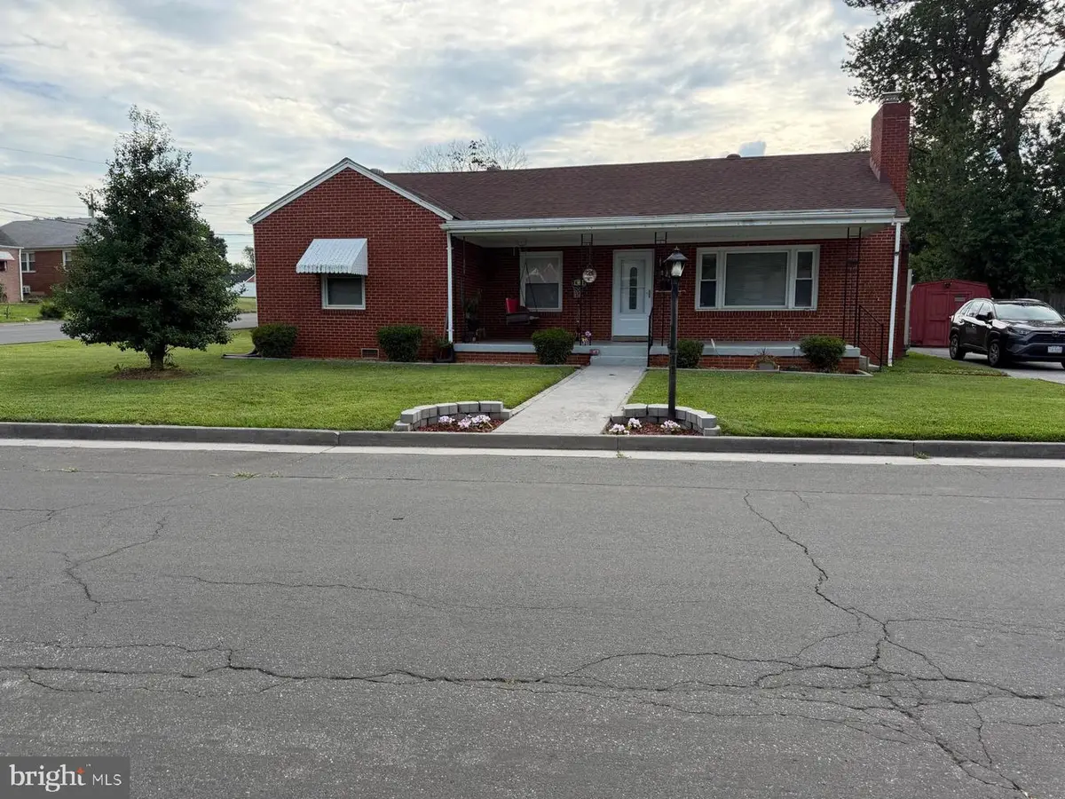 230 Randolph Ave, Front Royal, VA 22630 - #1