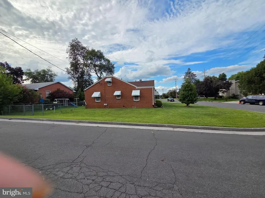 230 Randolph Ave, Front Royal, VA 22630 - #3