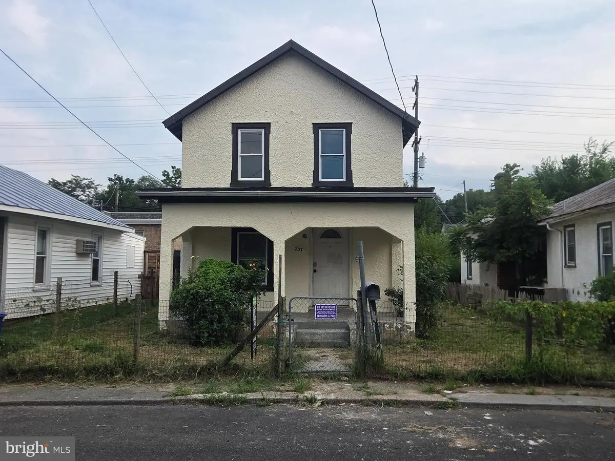 237 Short St, Front Royal, VA 22630 - #1