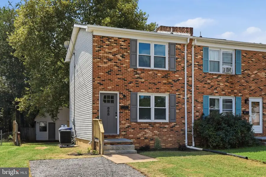 858 W 11th St, Front Royal, VA 22630 - #2