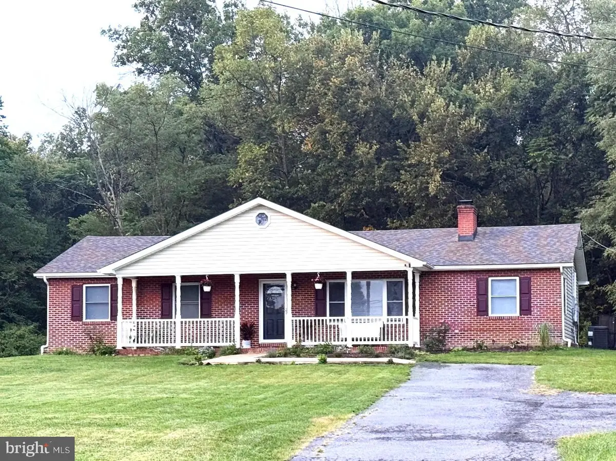 6075 Strasburg Rd, Strasburg, VA 22657 - #1