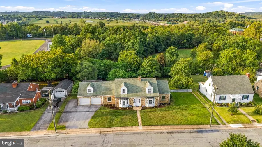 425 W 15th St, Front Royal, VA 22630 - #2