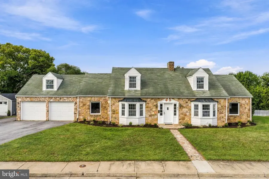 425 W 15th St, Front Royal, VA 22630 - #3