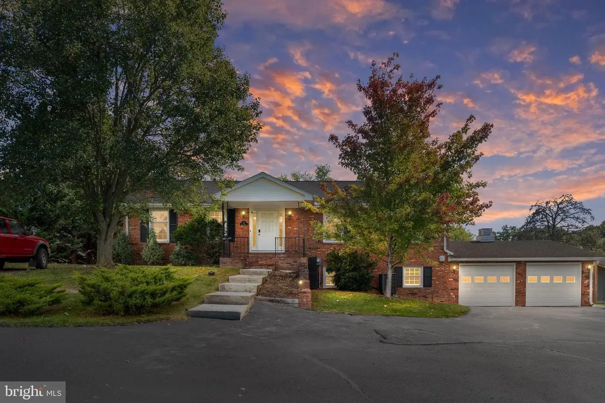 75 Boies Dr, Front Royal, VA 22630 - #1