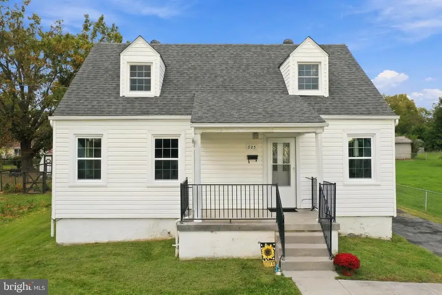 823 W 13th St, Front Royal, VA 22630 - #2
