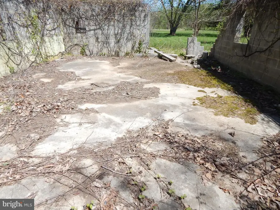 746 Puffenburger Ln, Hedgesville, WV 25427 - Image #2