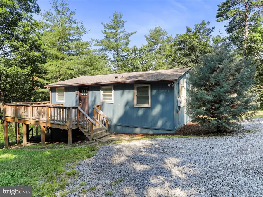 165 Village Dr, Hedgesville, WV 25427 - #2