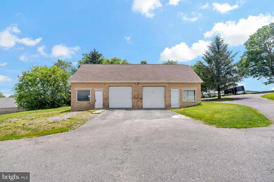 352 Stribling Rd, Martinsburg, WV 25403 - Image #2