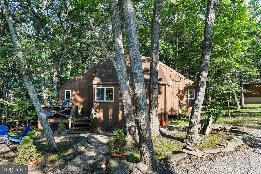 495 Cayuga Trl, Hedgesville, WV 25427 - Image #2