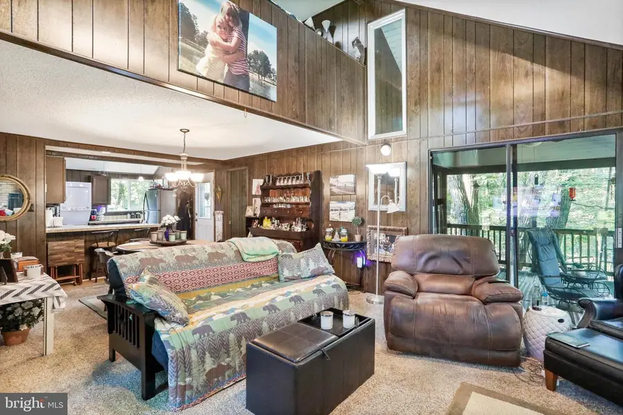 495 Cayuga Trl, Hedgesville, WV 25427 - Image #3