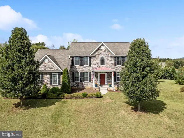 80 Varick Trl, HEDGESVILLE, WV 25427