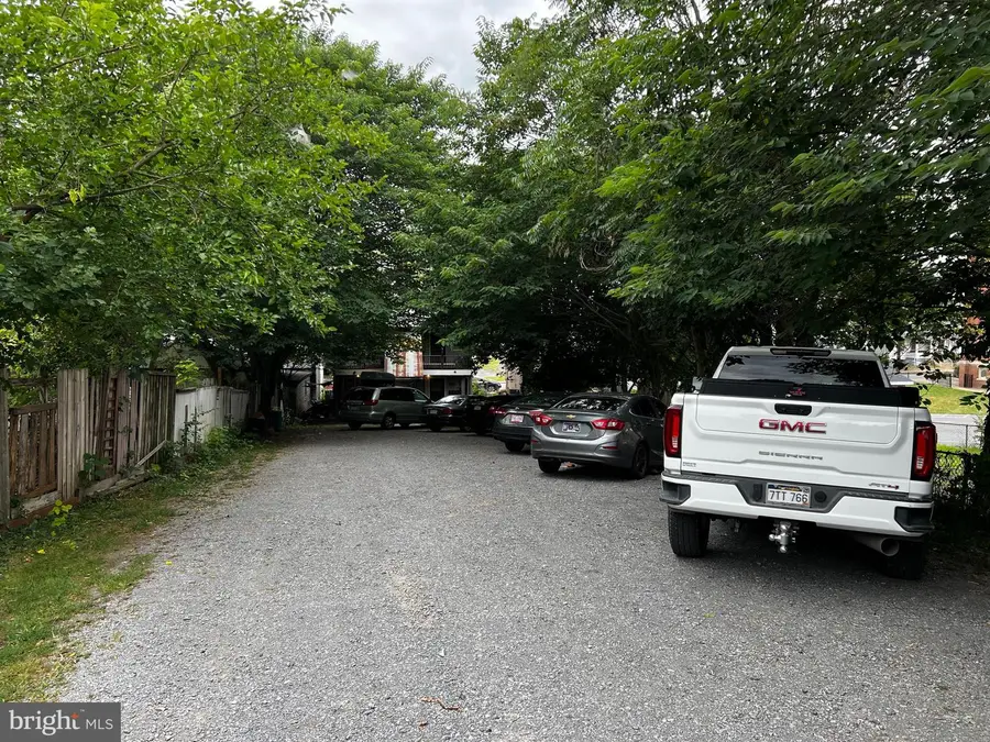 537 N Queen St, Martinsburg, WV 25404 - Image #2