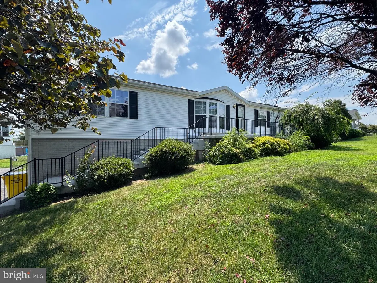 43 Tather Dr, Martinsburg, WV 25405 - Image #1