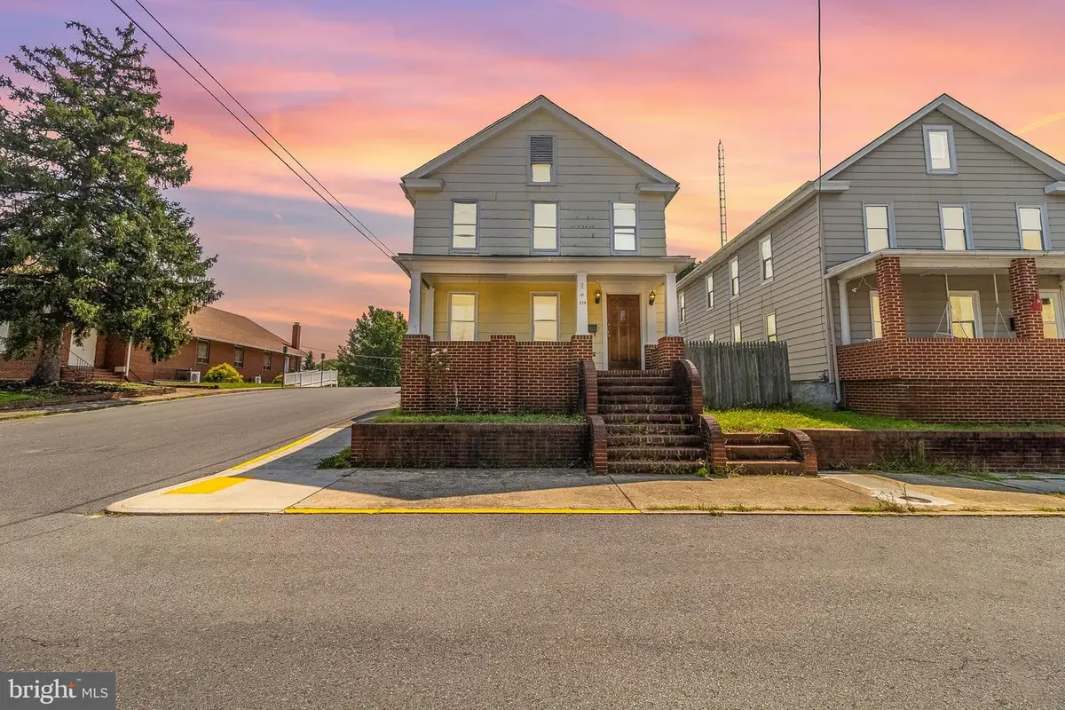 329 N High St, Martinsburg, WV 25404 - #1
