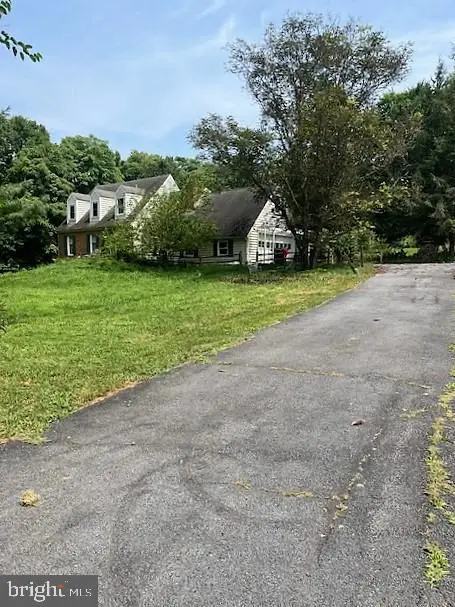 51 Moore Ln, Falling Waters, WV 25419 - Image #1