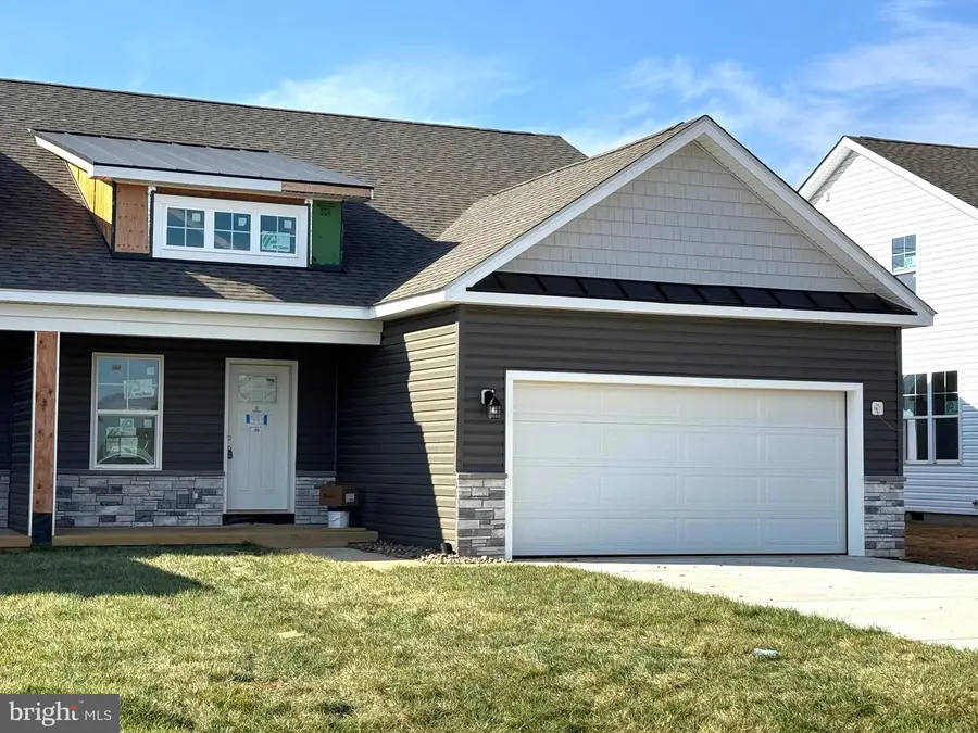 104 Barrier Reef Dr, Martinsburg, WV 25403 - Image #2