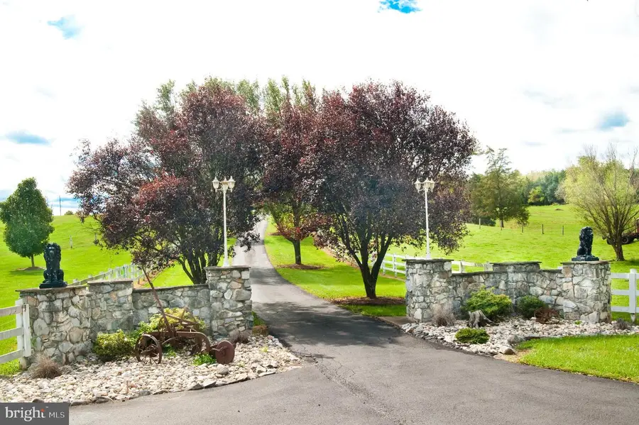 590 Carlyle Rd, Martinsburg, WV 25404 - Image #2