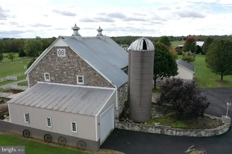 590 Carlyle Rd, Martinsburg, WV 25404 - Image #2