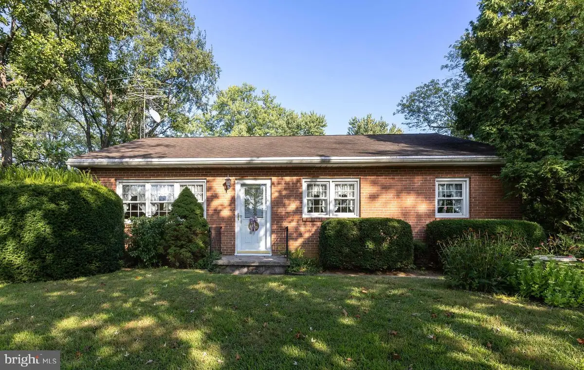 5028 Arden Nollville Rd, Martinsburg, WV 25403 - Image #1