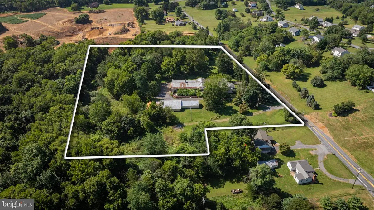 2148 Delmar Orchard Rd, Martinsburg, WV 25403 - Image #1