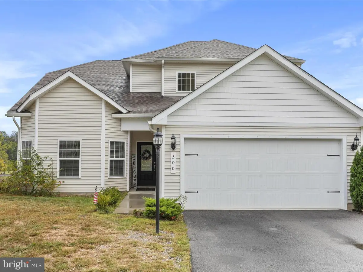 300 Headwaters Dr, Falling Waters, WV 25419 - Image #1