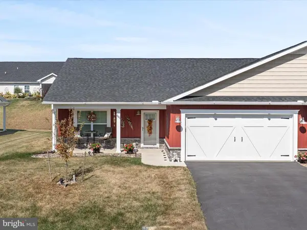 665 Dripping Spring Dr, HEDGESVILLE, WV 25427