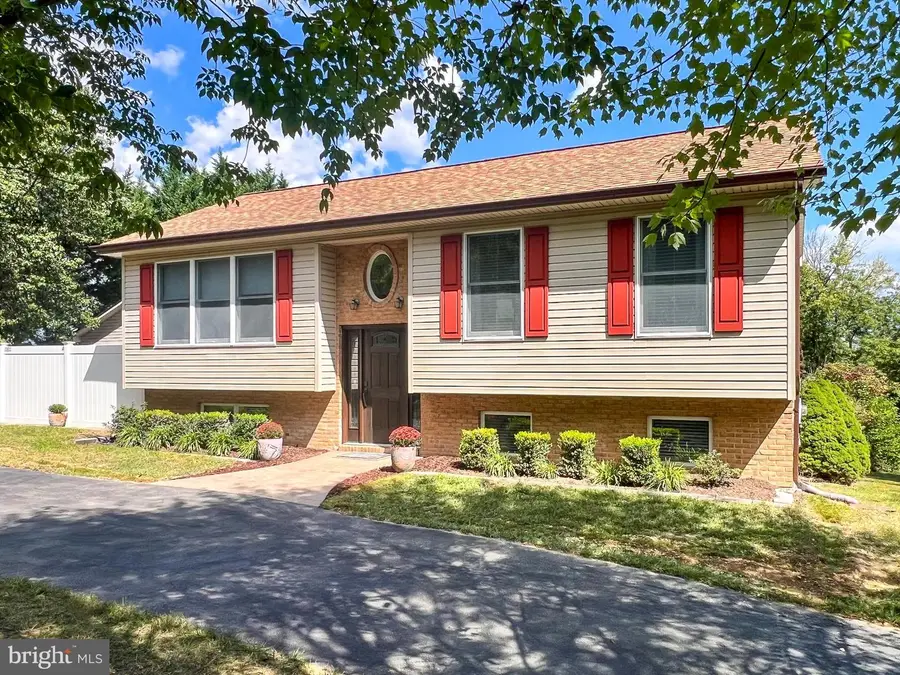 268 Kestrel Dr, Falling Waters, WV 25419 - #3