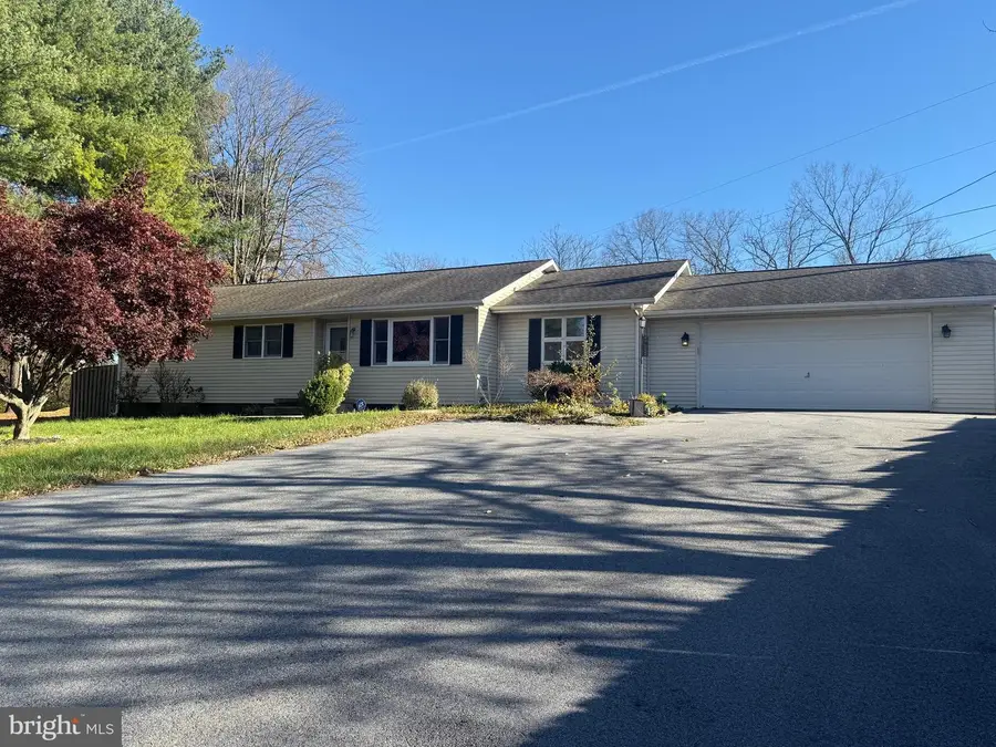 322 Aldrin Ln, Martinsburg, WV 25403 - Image #2