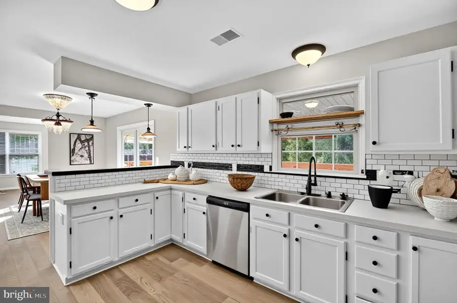 74 Noel Dr, Martinsburg, WV 25404 - Image #2