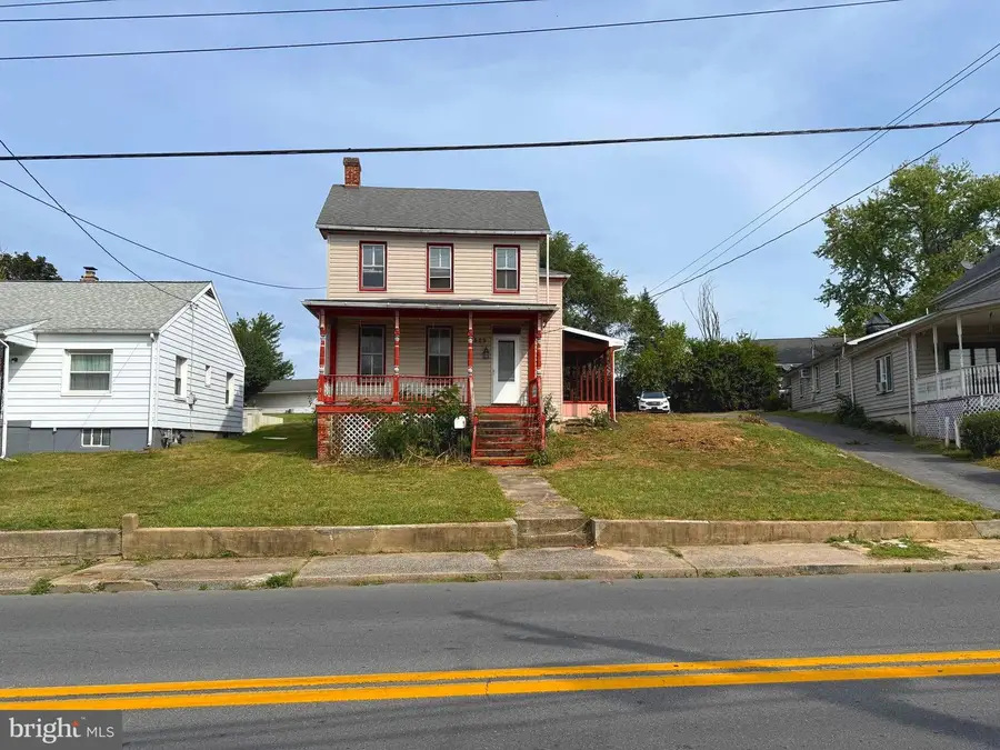 823 E Moler Ave, Martinsburg, WV 25404 - Image #2