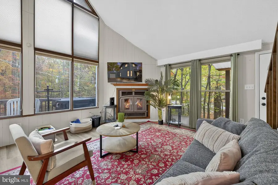 278 Black Hawk Ln, Hedgesville, WV 25427 - Image #2