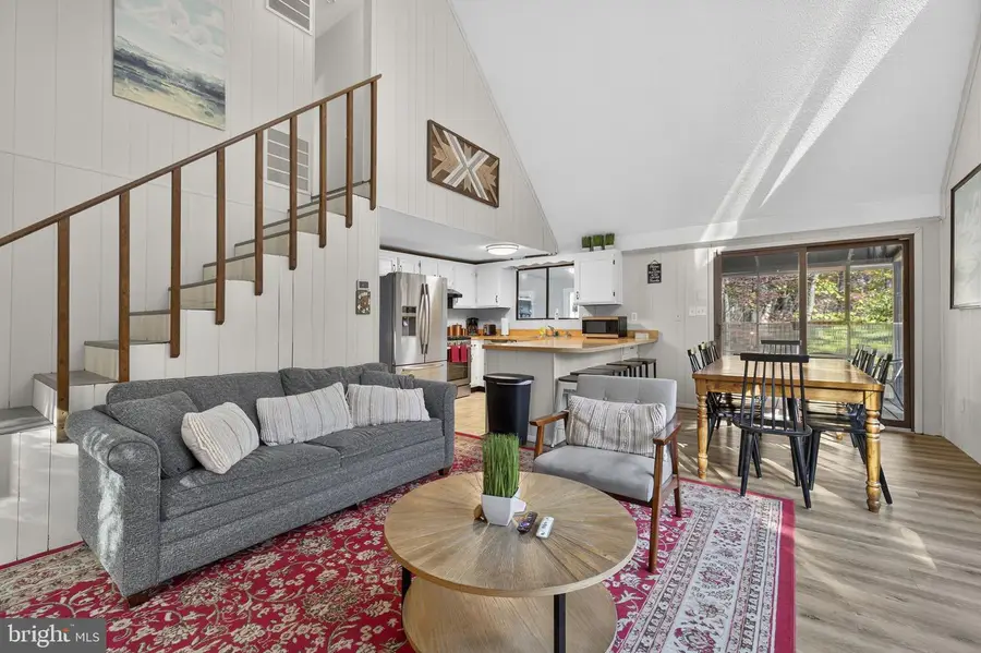 278 Black Hawk Ln, Hedgesville, WV 25427 - Image #3