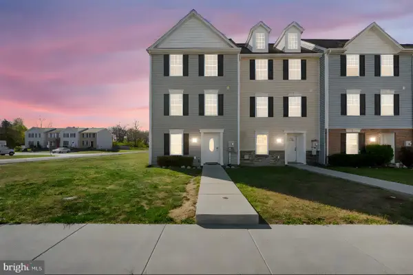 15 Hanger Ct, INWOOD, WV 25428