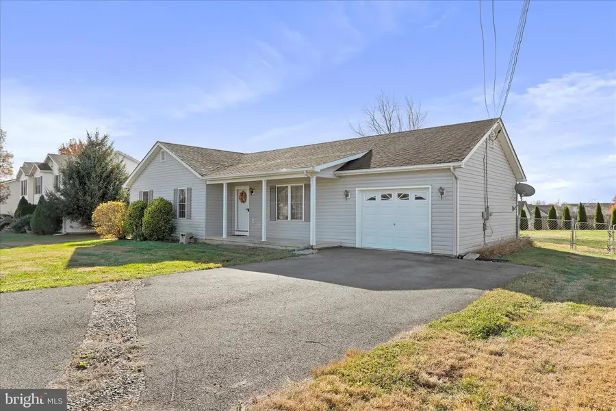 195 Isaac Dr, Bunker Hill, WV 25413 - Image #2