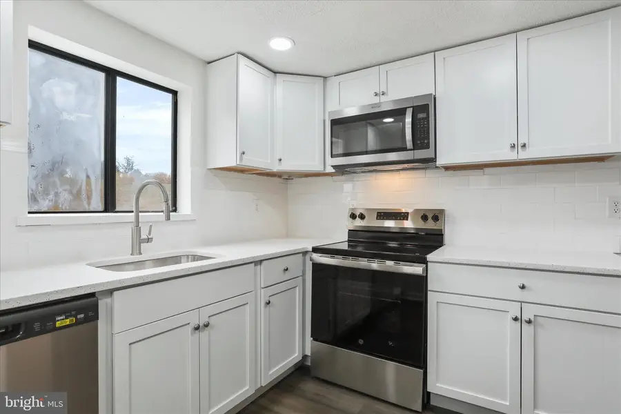 523 Atwood Dr, Gerrardstown, WV 25420 - Image #2