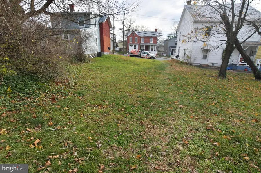 323 E Burke St, Martinsburg, WV 25404 - Image #3