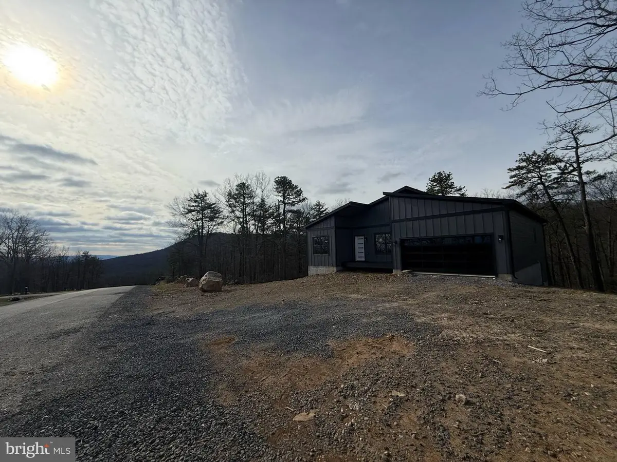 231 Sachem Hl, Hedgesville, WV 25427 - Image #1