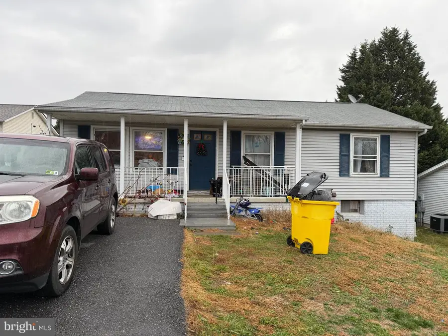 32 Yarrow Cir, Martinsburg, WV 25404 - Image #3