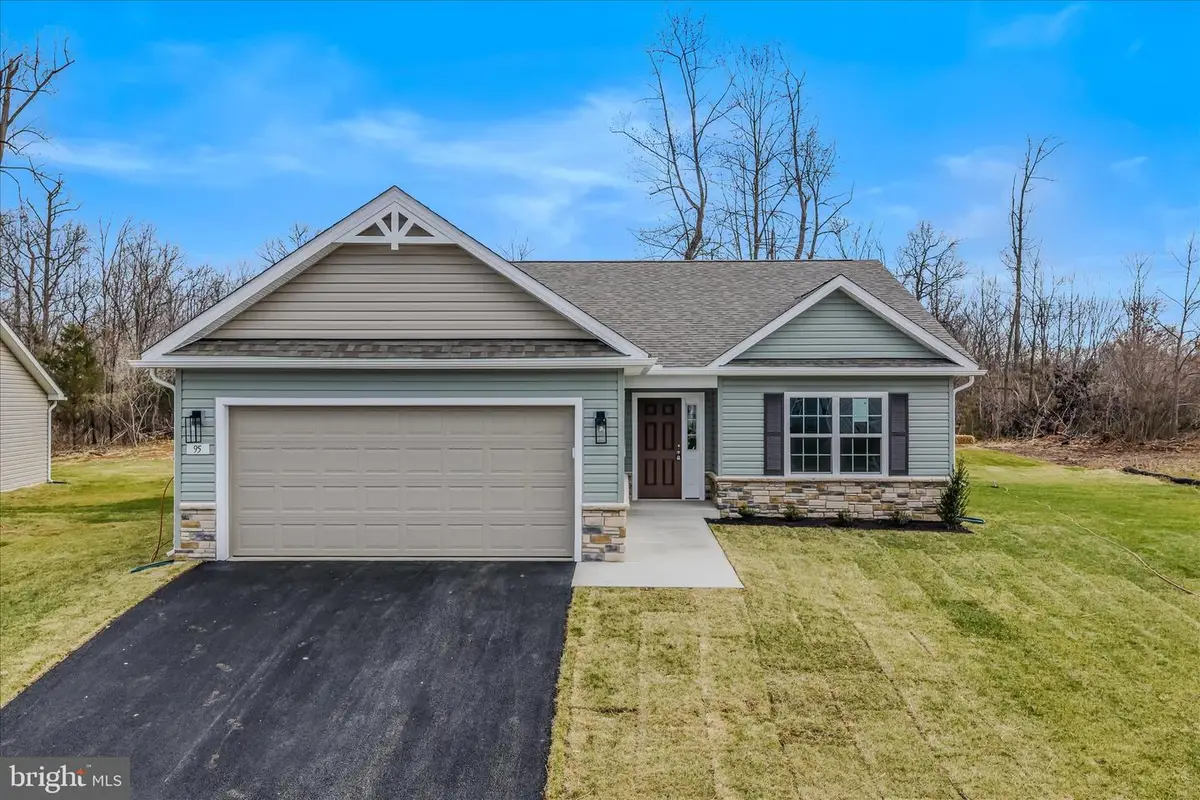 95 Boothbay Dr, Martinsburg, WV 25403 - Image #1