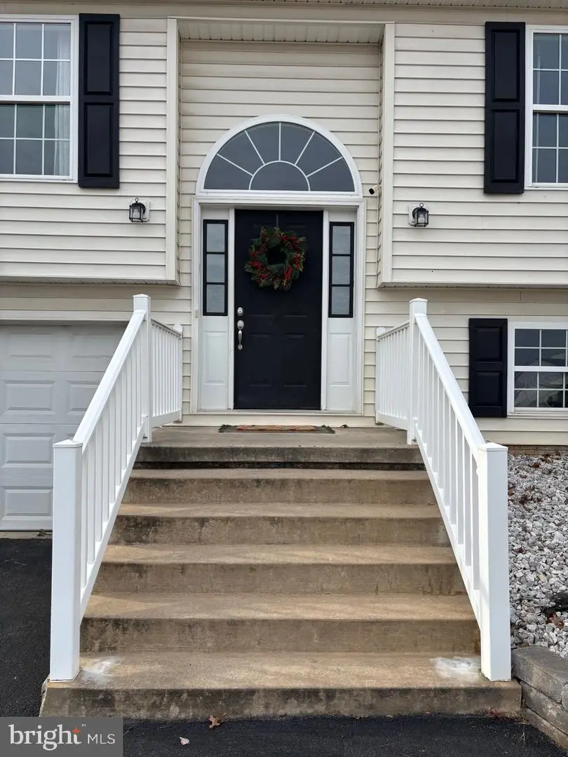 496 Dinali Dr, Martinsburg, WV 25403 - Image #2
