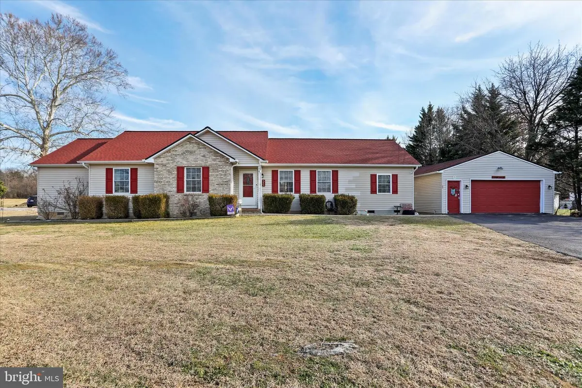 242 Willis Dr, Bunker Hill, WV 25413 - Image #1