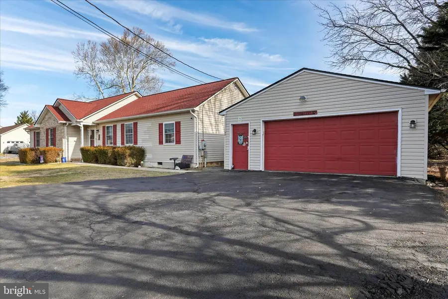 242 Willis Dr, Bunker Hill, WV 25413 - Image #3