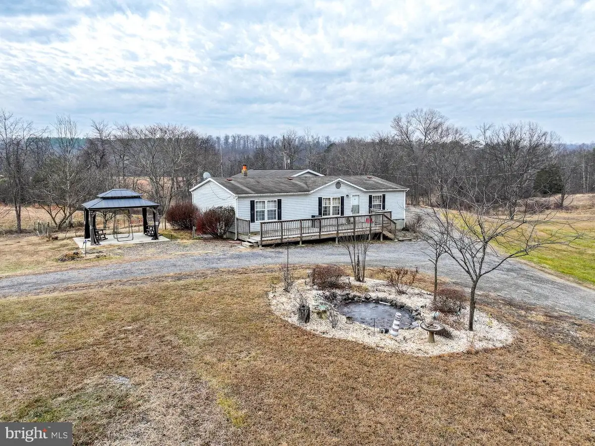 391 Leons Fords Rd, Hedgesville, WV 25427 - Image #1